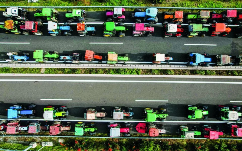 У правлячій партії Греції виникають внутрішні суперечки на фоні протестів аграріїв.