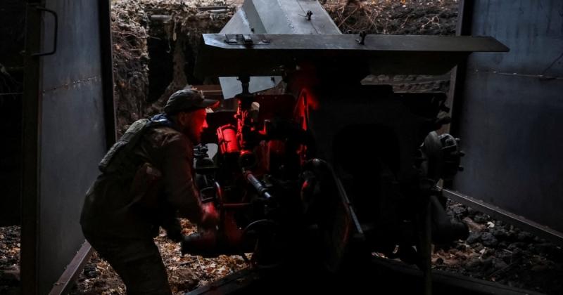 Від початку доби на фронті сталося близько п'ятдесяти бойових конфліктів, повідомляє Генеральний штаб.