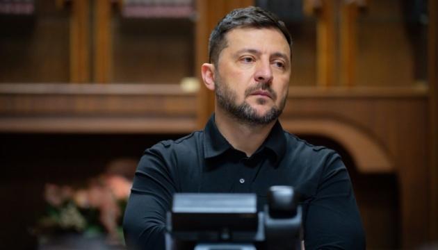 Зеленський повідомив, що приблизно 450 українських підприємств займаються виготовленням безпілотників.