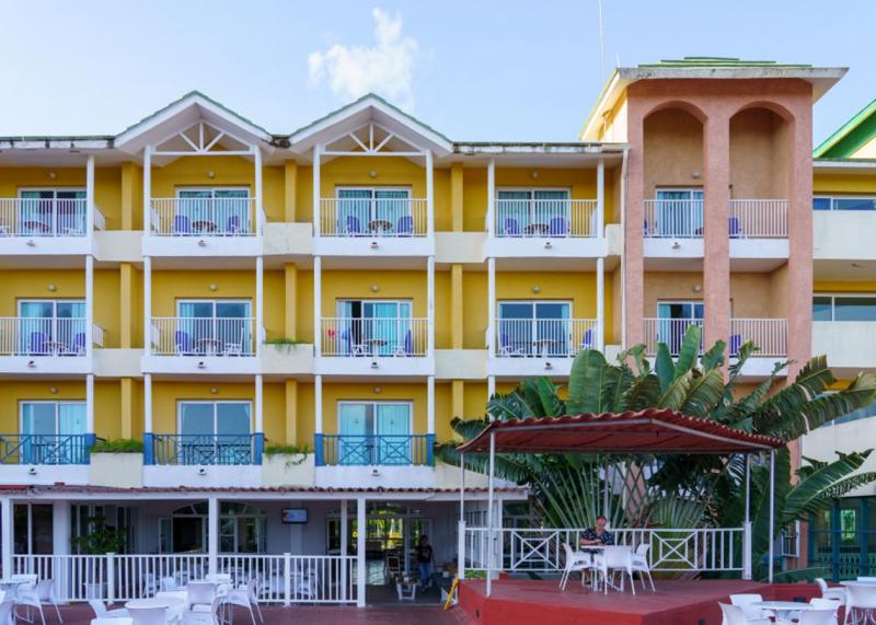 Російських мандрівників почали виганяти з готелів на Кубі.