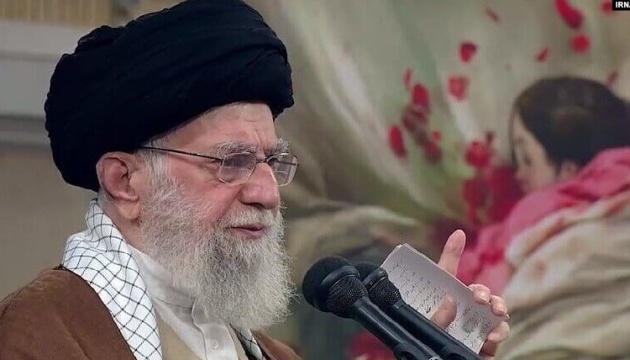 Хаменеї наказав підготувати Іран до військових дій - NYT