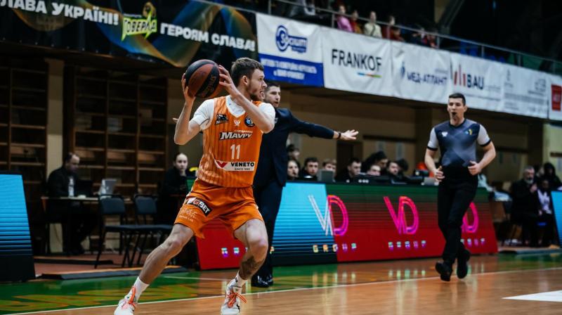 Рівне здолало Черкаських Мавп у поєдинку Суперліги.