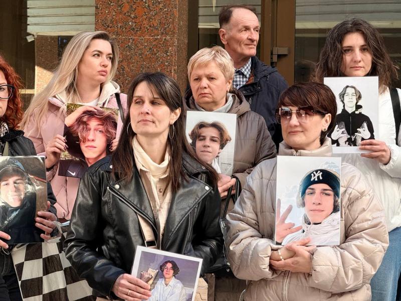 Суд аналізує апеляцію особи, яка отримала довічний термін ув'язнення, на ім'я Косов.