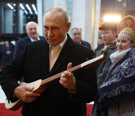 Кремль переосмислює свої стратегії щодо обмежень на Telegram на фоні зниження популярності путіна, повідомляє Bloomberg.