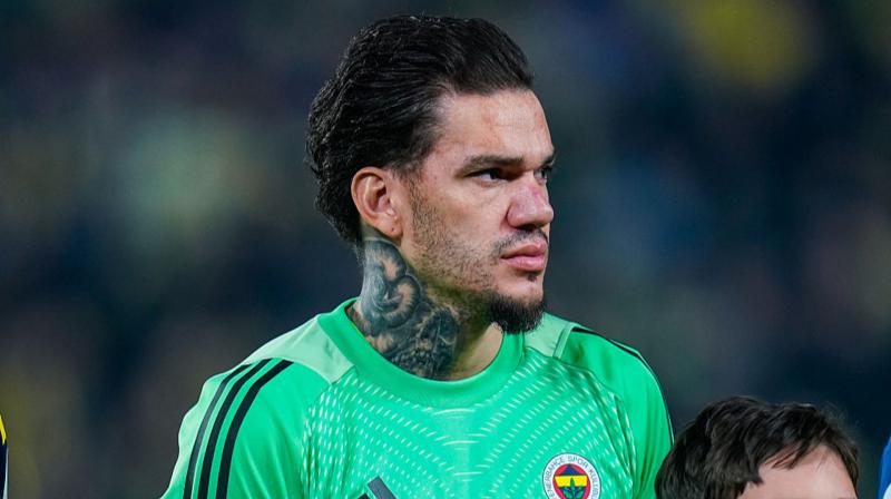 Фенербахче має намір розпрощатися з видатним воротарем.