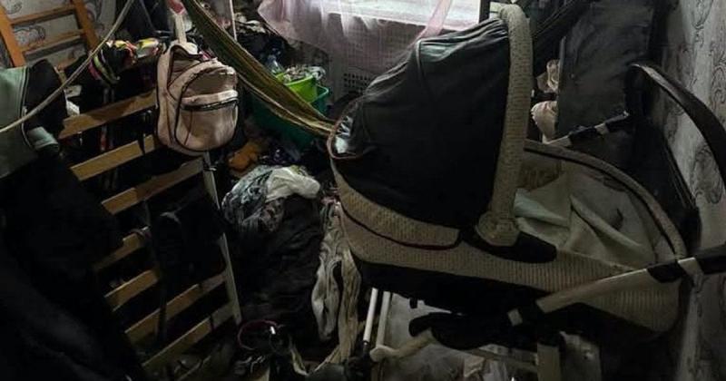 У гуртожитку виявили бездиханне тіло новонародженого, і підозра впала на його матір: подробиці жахливої події.