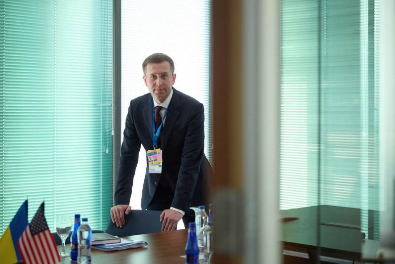 Які відгуки про можливого прем'єра Корецького та які зміни можна очікувати від нового складу уряду?