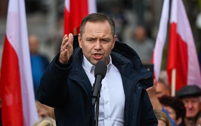 Навроцький виступив проти закону, що надавав можливість юридично закріпити відносини між одностатевими парами.