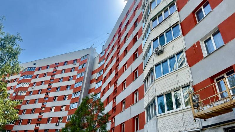 Відновлення будинку на вулиці Леся Сердюка у Харкові, який постраждав від обстрілів, виконано на 90%.