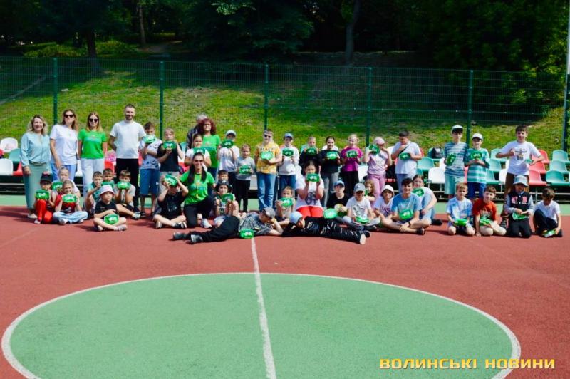 Майстер-класи, байдарки та естафети: у Луцьку підбили підсумки літніх розваг для дітей. Фотозвіт.