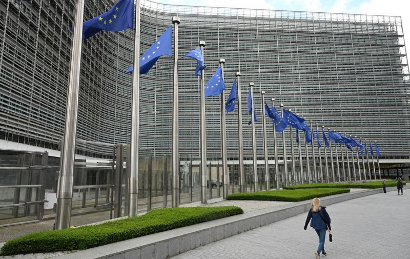 Європейський Союз планує ввести безпрецедентні санкції проти більше ніж 1600 російських підприємств, - повідомляє Bloomberg.
