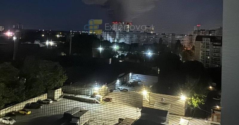 Волгоград окутало димом після вибухів: інформація про пожежу поблизу нафтопереробного заводу (відео)