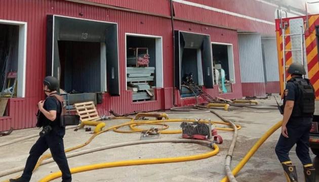 У Харкові внаслідок обстрілу ворога спалахнули склади видавництва 