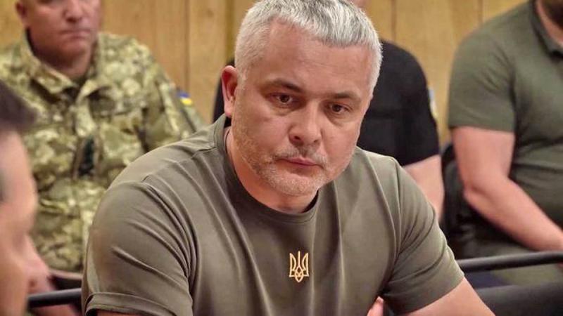 Російські війська здійснили напад на вантажівку в Одеській області, внаслідок чого загинули двоє осіб, а троє отримали поранення, повідомляє обласна військова адміністрація.