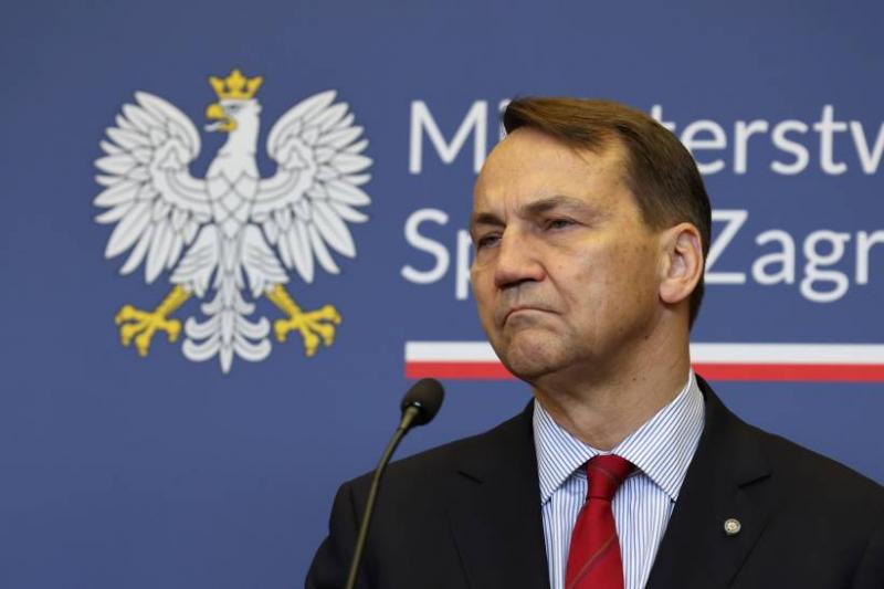 Сікорський закликав Маска зупинити 