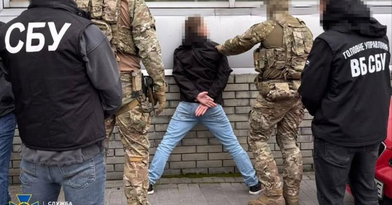 За 100 доларів хмельничанин коригував російські ракетні удари по військових цілях: його засудили до 15 років позбавлення волі.