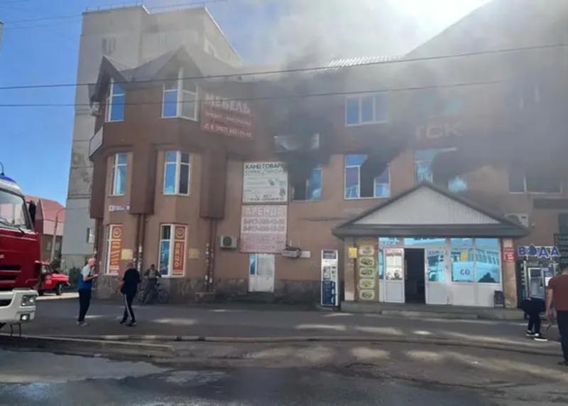 У Башкортостані сталася пожежа в торговому центрі: є жертви.