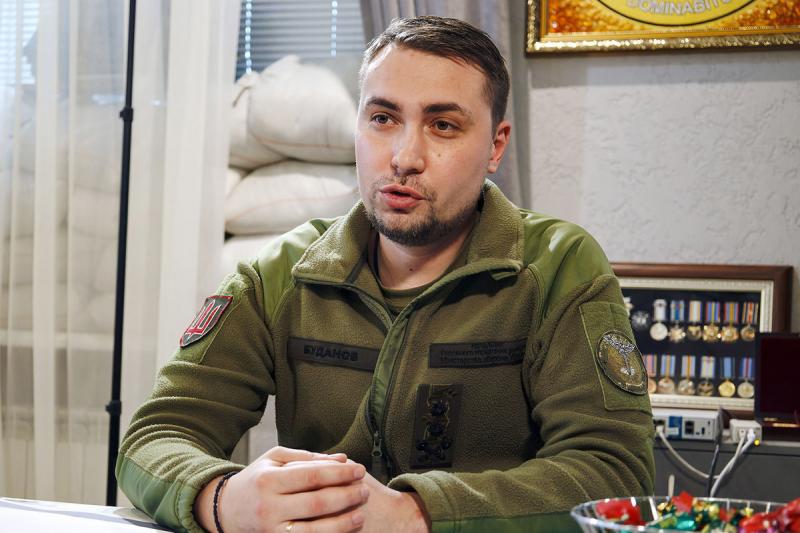 Чи здатні бар'єри окупантів, встановлені поблизу Кримського мосту, стримати українські морські дрони? Відповідь від Буданова.