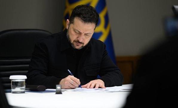 Зеленський ввів обмежувальні заходи щодо компаній, які займаються виробництвом російських балістичних систем.