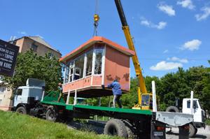 Обласний центр звільняється від незаконно встановлених кіосків